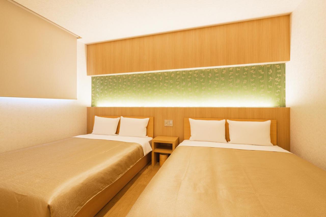 Aparthotel Grand Base Hakata Gofuku Fukuoka  Zewnętrze zdjęcie
